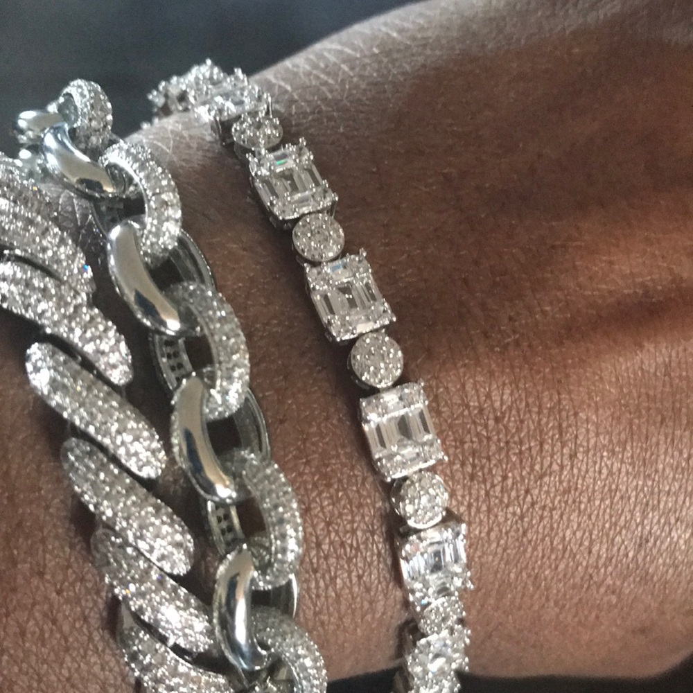 NIB Diamond 18kt White gold Tennis Bracelet - Picture 4 of 4
